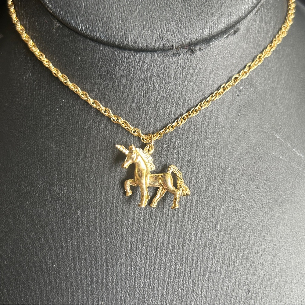 VINTAGE RARE 1970’s 18K GOLD PLATED UNICORN NECKLACE ROPE CHAIN DIAMOND CUT Y2K